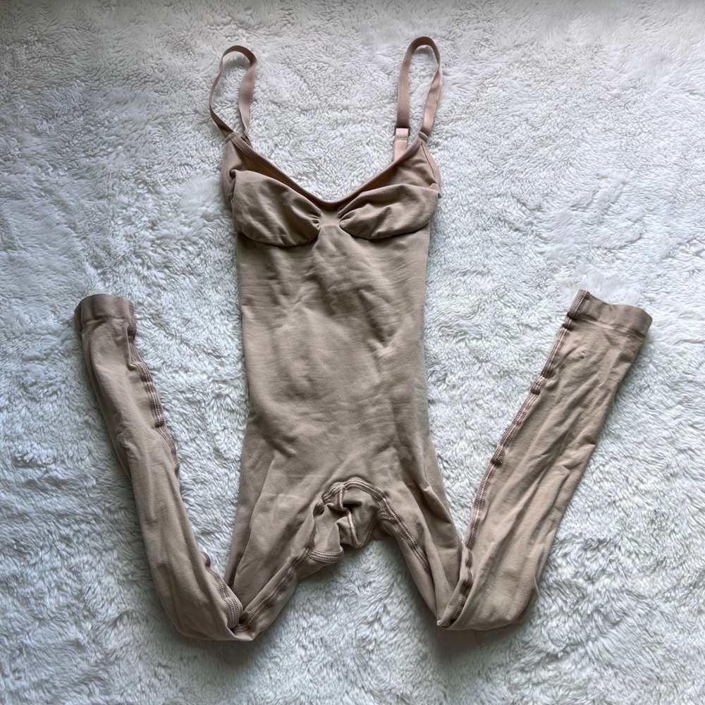 Skims Women's Seamless Sculpting Mid Thigh Bodysuit Tan Nude Size XS RN 158973